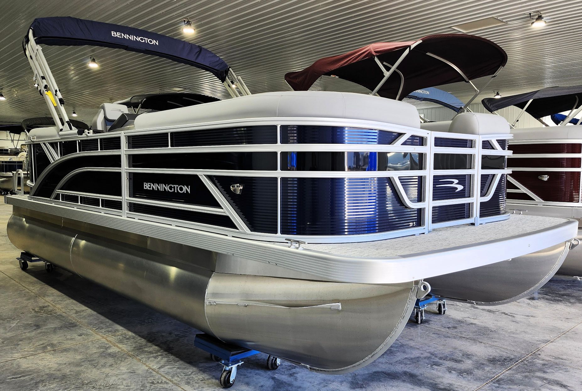 2027 Bennington 20' S Stern Radius Reserve - Image 5