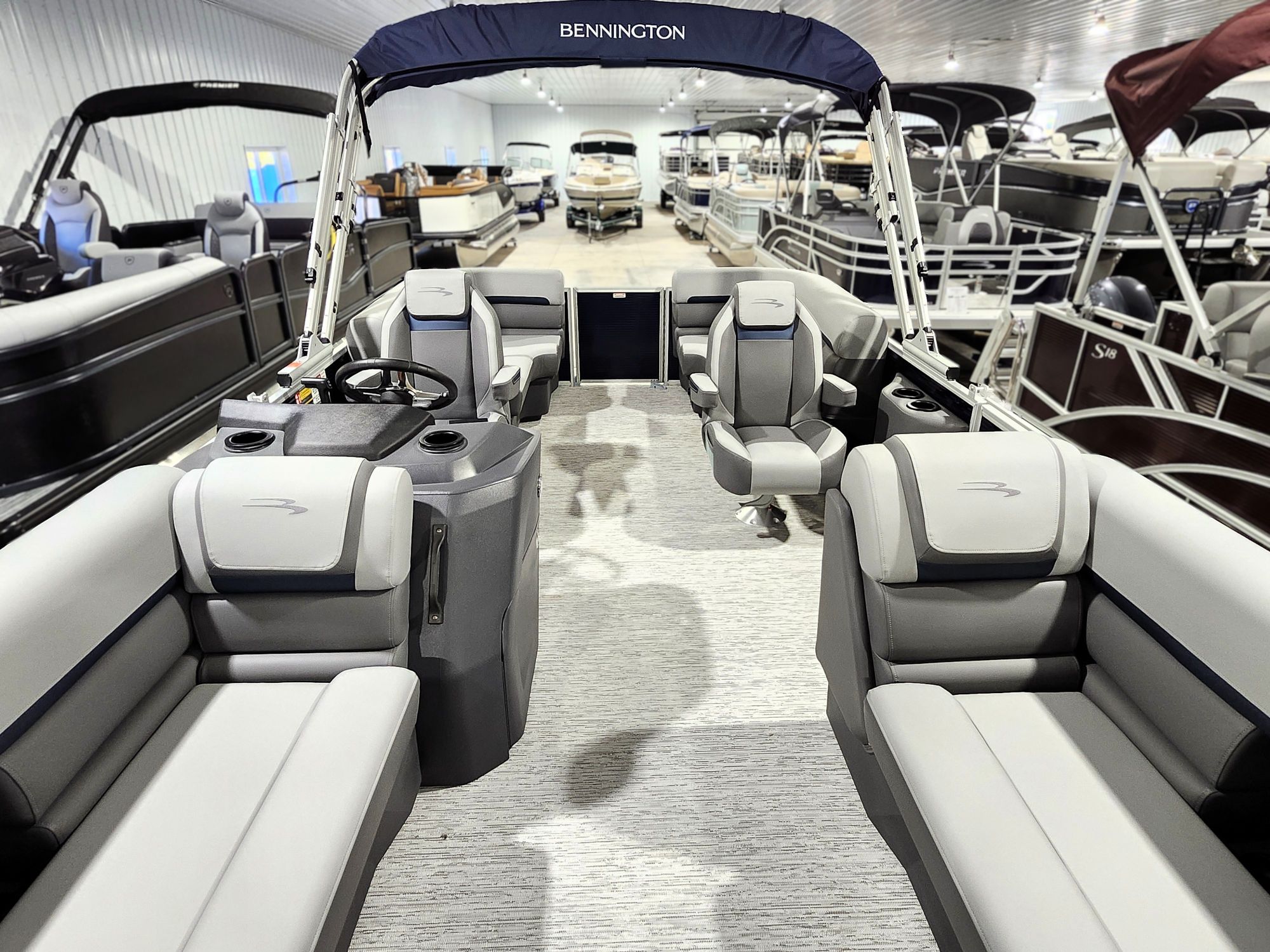 2027 Bennington 20' S Stern Radius Reserve - Image 6
