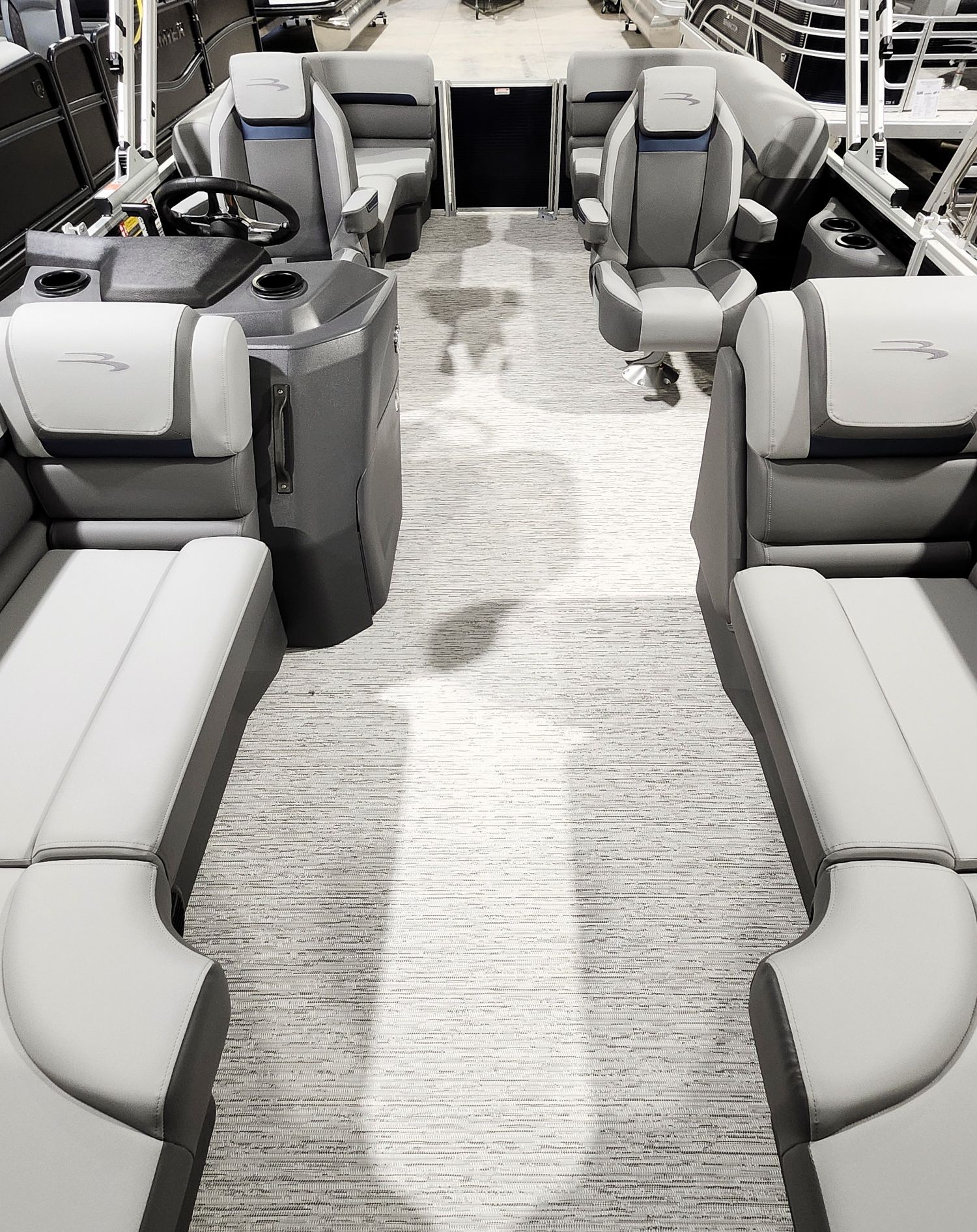 2027 Bennington 20' S Stern Radius Reserve - Image 7